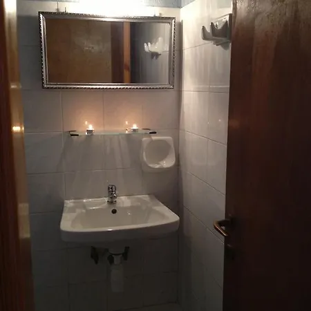 Ikosrooms